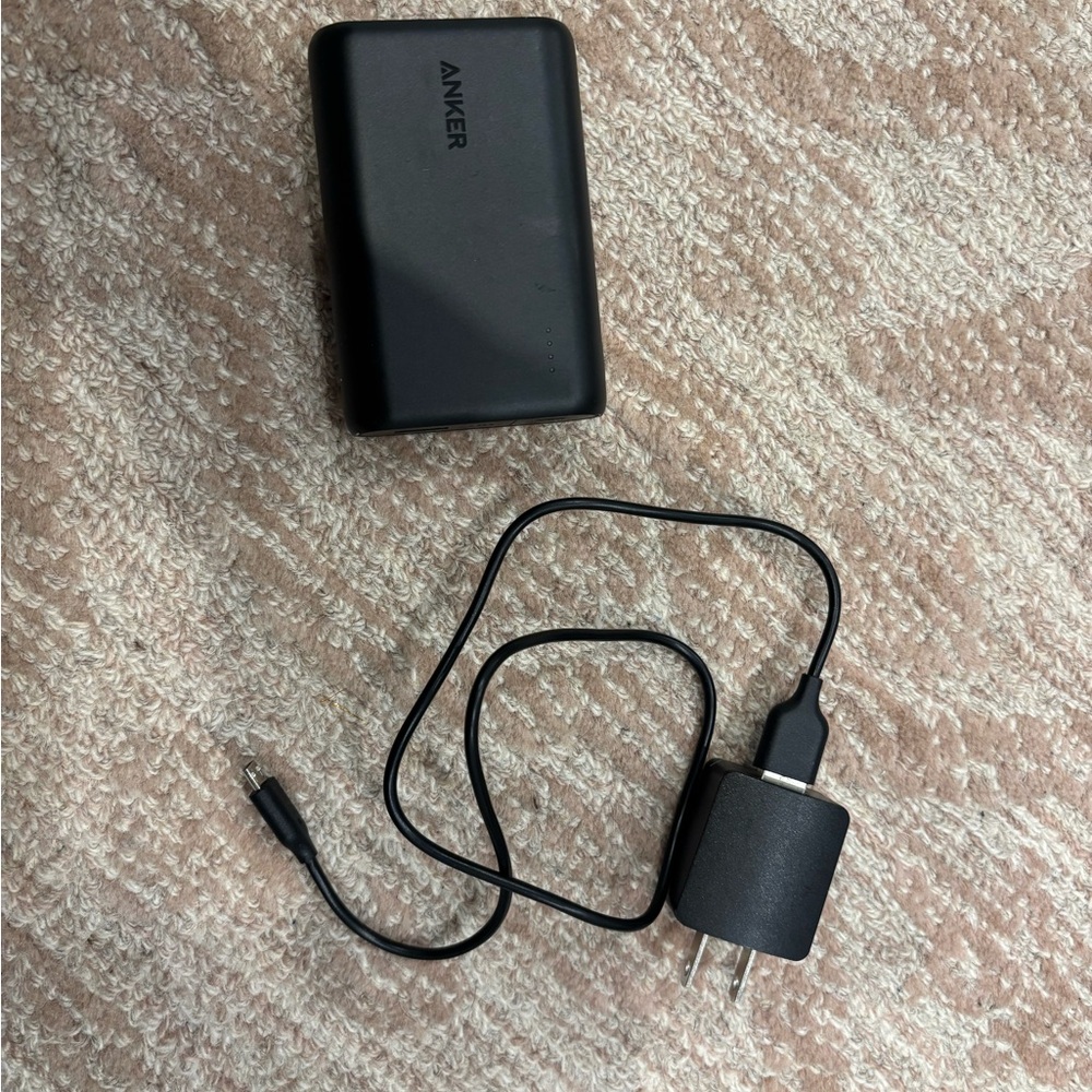 Anker PowerCore 10000 Portable Power Bank - Black - Charger & Cable Included